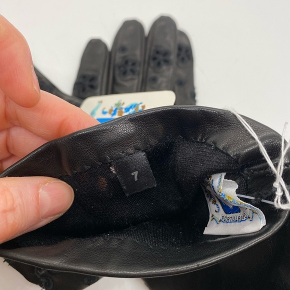 NWT Portolano Italian Leather Long Gloves Silk Lined Floral Detail Black Medium - Picture 4 of 10